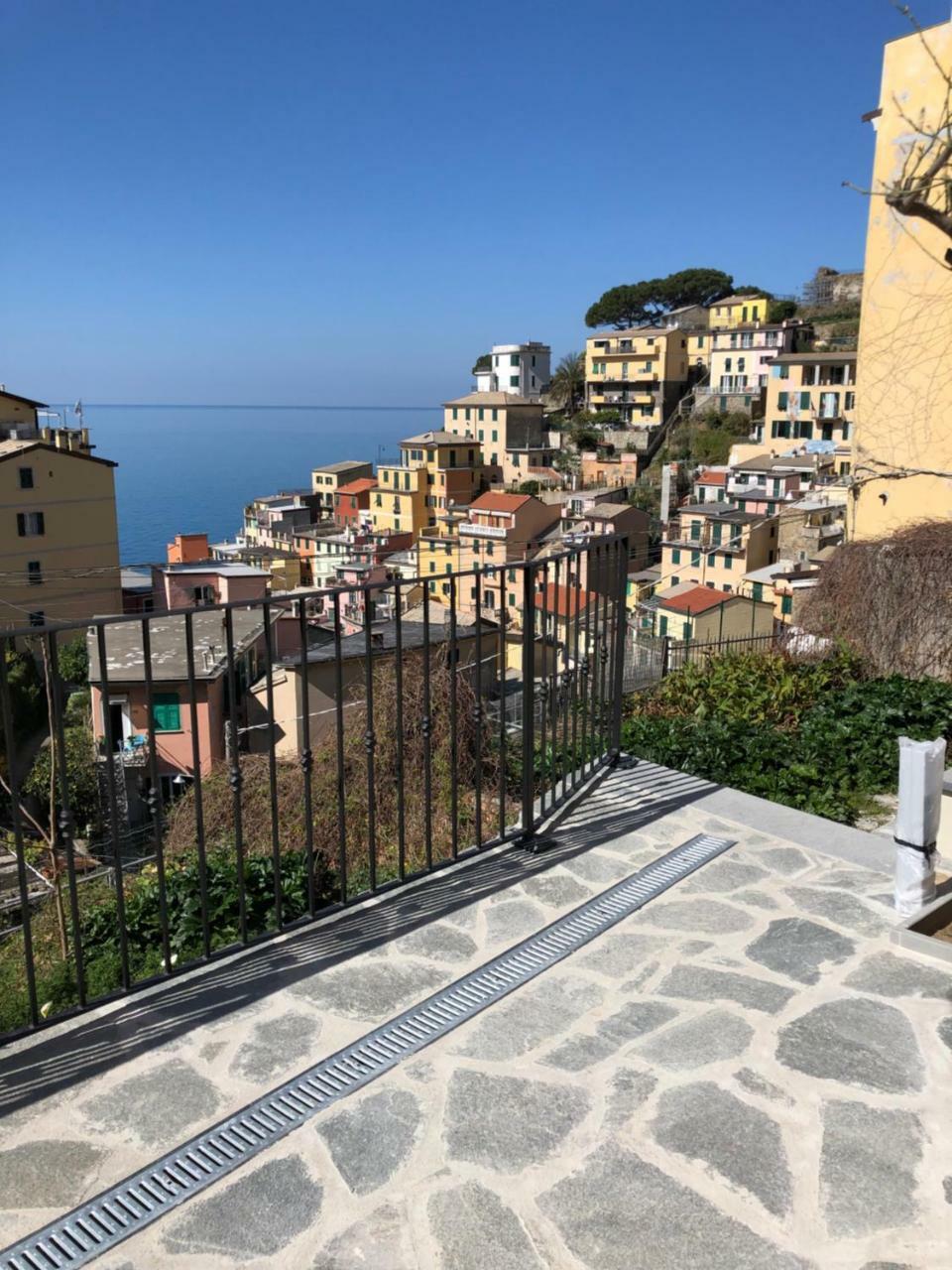 Cinque Terre Coast To Coast Hotel Riomaggiore Exterior photo